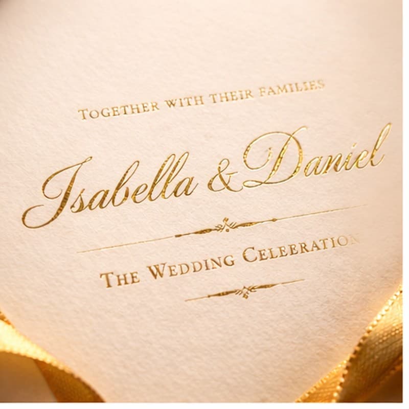 Convite com foil dourado